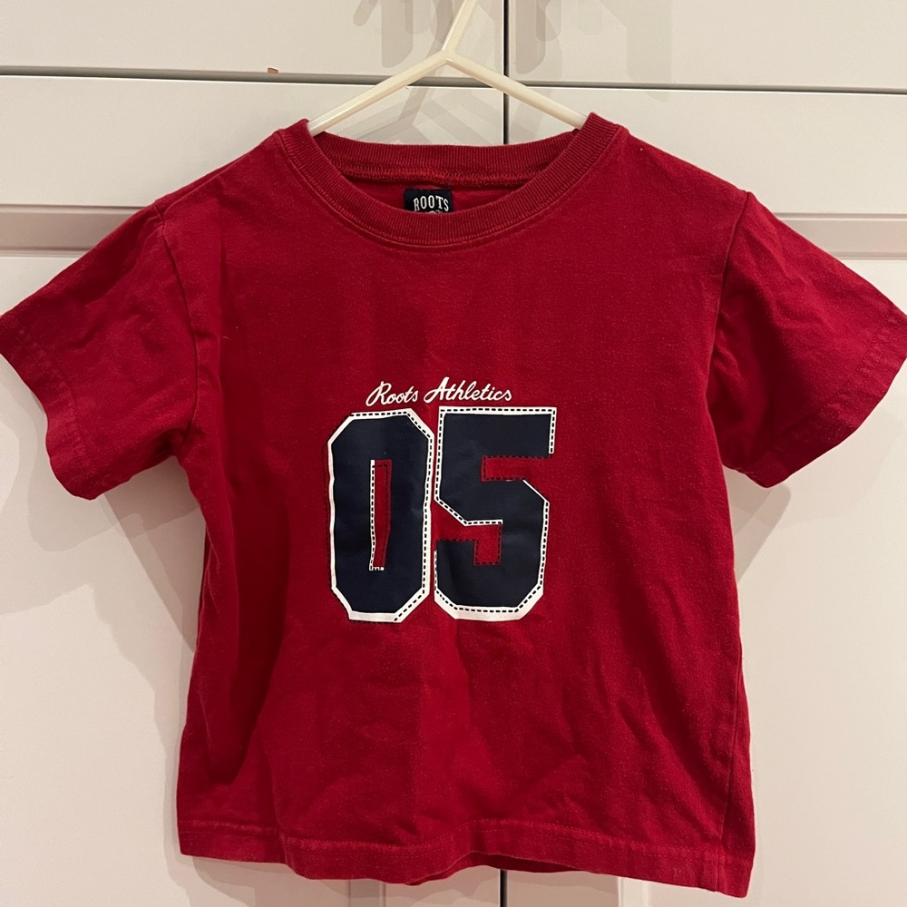 4/$20 ROOTS tshirt